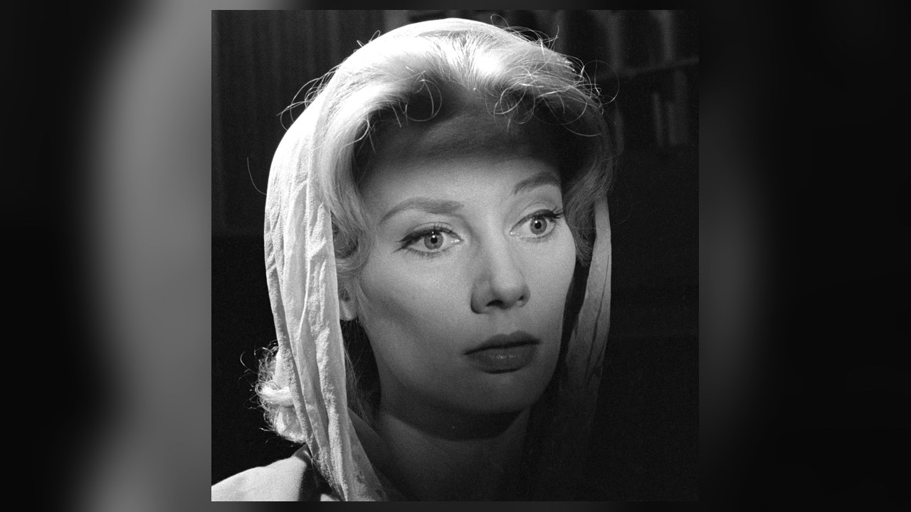 Candace Hilligoss in Carnival of Souls